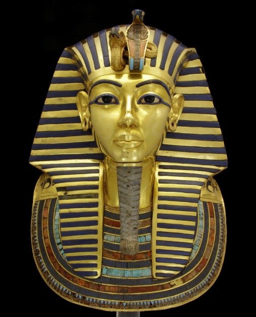 Рис. 4. Золотая маска Тутанхамона, найденная в его гробнице