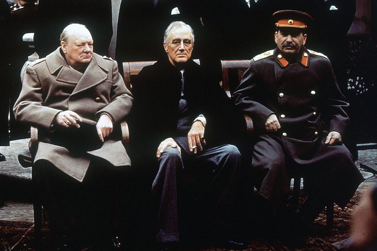 Рис. 12. У. Черчилль, Ф. Рузвельт, И. В. Сталин. Ялтинская конференция