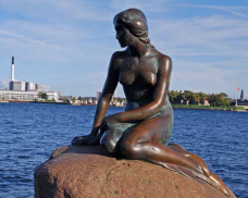 <strong>Рис. 1. Памятник Русалочке в Копенгагене</strong>