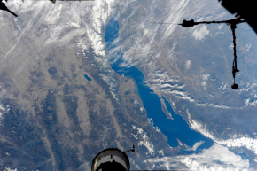 <strong>Рис. 6. Озеро Байкал. Вид из космоса</strong>
